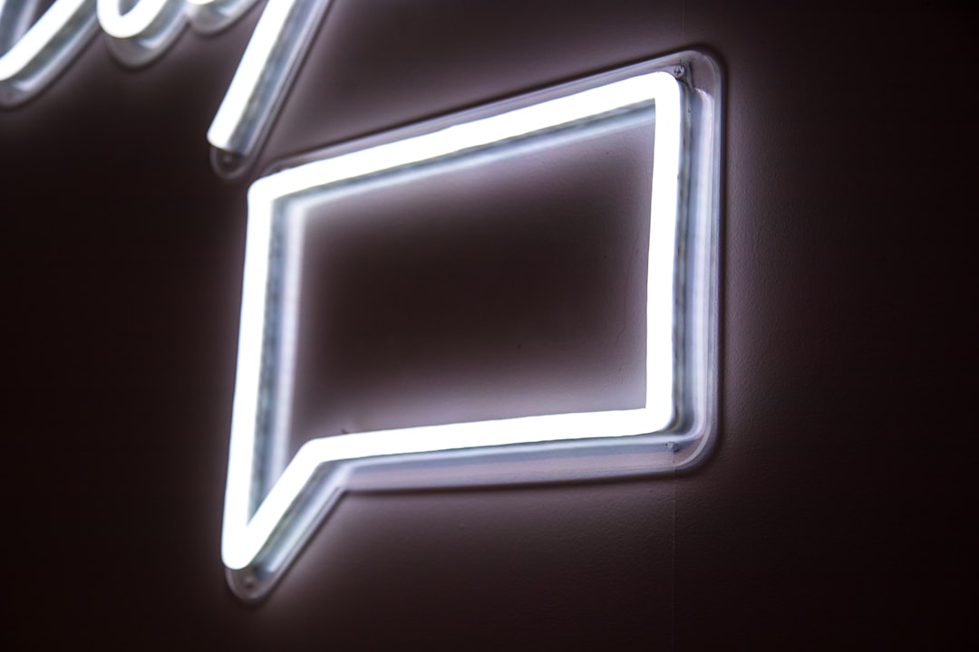 Comment obtenir une subvention Maroc PME pour l'automatisation des processus ? white neon light signage on wall