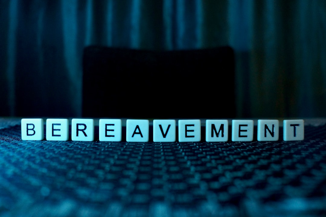 Remboursement BERD pour la gestion commerciale the word bereavement spelled with cubes on a table